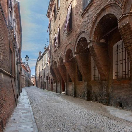 Central Ferrara Apartment Экстерьер фото